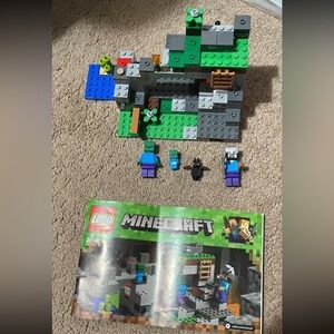 Lego 21141 Minecraft the zombie cave